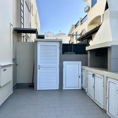 Dom wakacyjny Almyra House