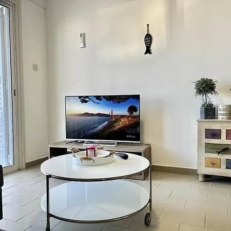Almyra House * بروتاراس