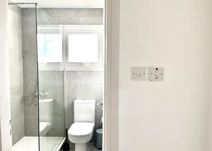 Almyra House 펜션 *