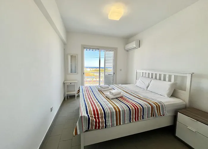 Almyra House 펜션 *