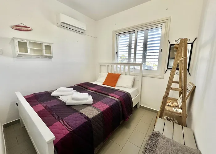 Almyra House 펜션 *